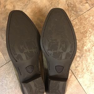 Women’s Ariat shoes